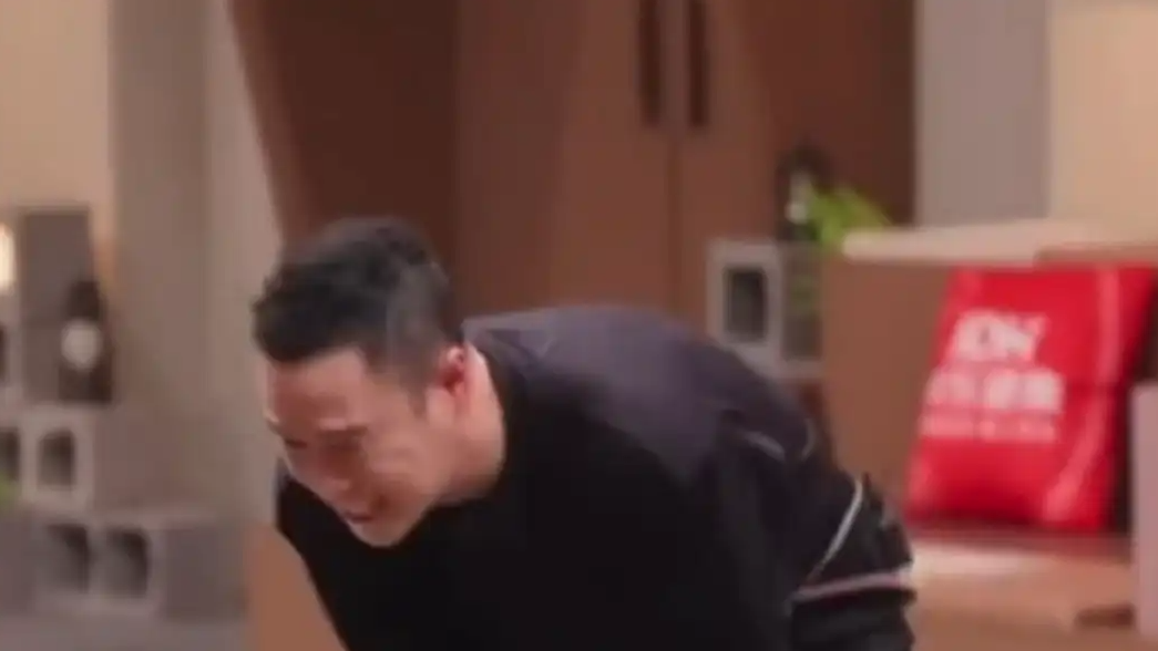小沈阳刚开播就把腰闪了热搜配图