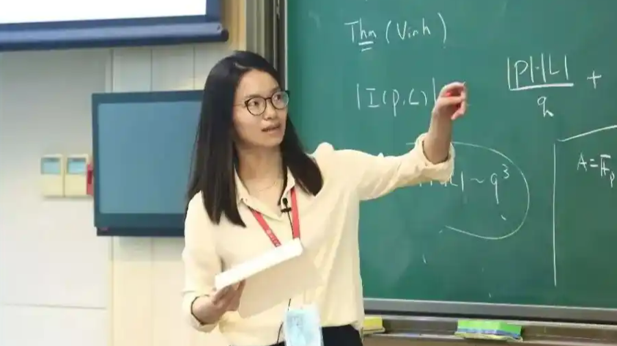 没必要编造一个“王虹受苦”的故事热搜配图